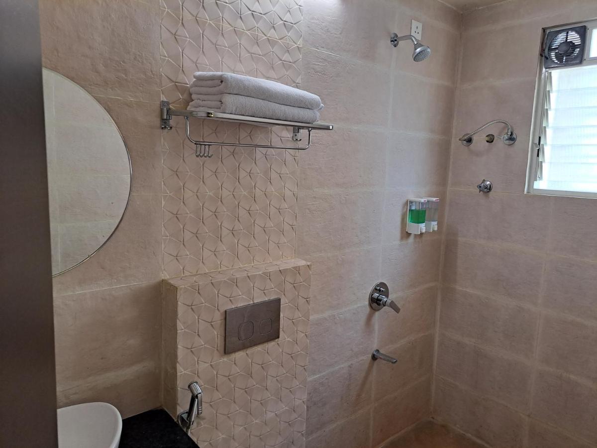 Отель Bouquet Residency Насик Экстерьер фото
