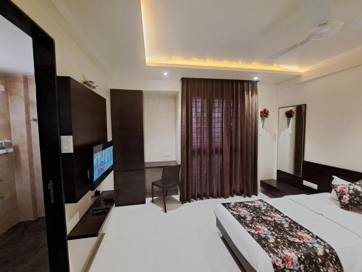 Отель Bouquet Residency Насик Экстерьер фото