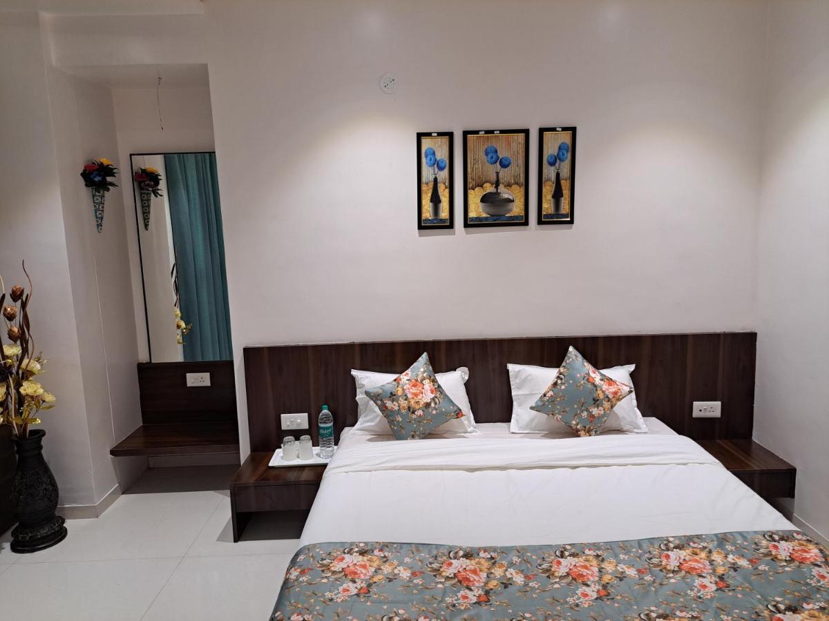 Отель Bouquet Residency Насик Экстерьер фото